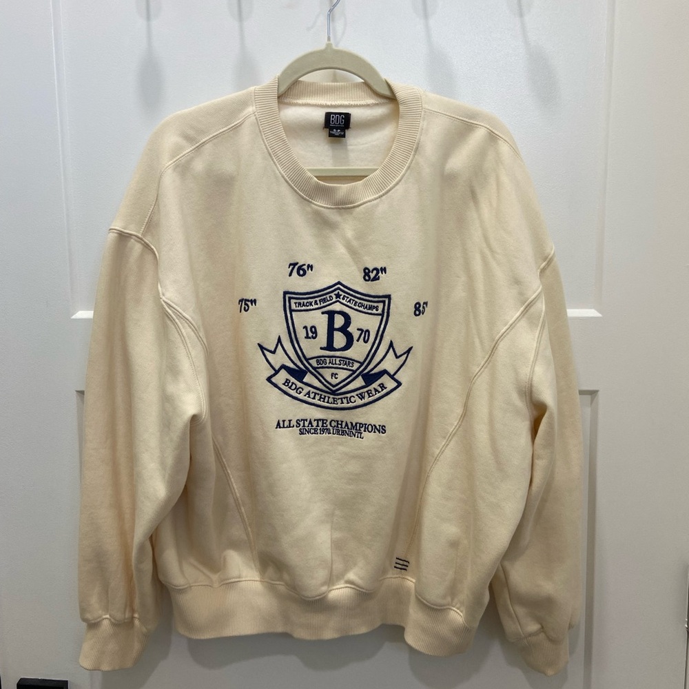 NWOT BDG Cream Crewneck Sweater with Navy Graphic